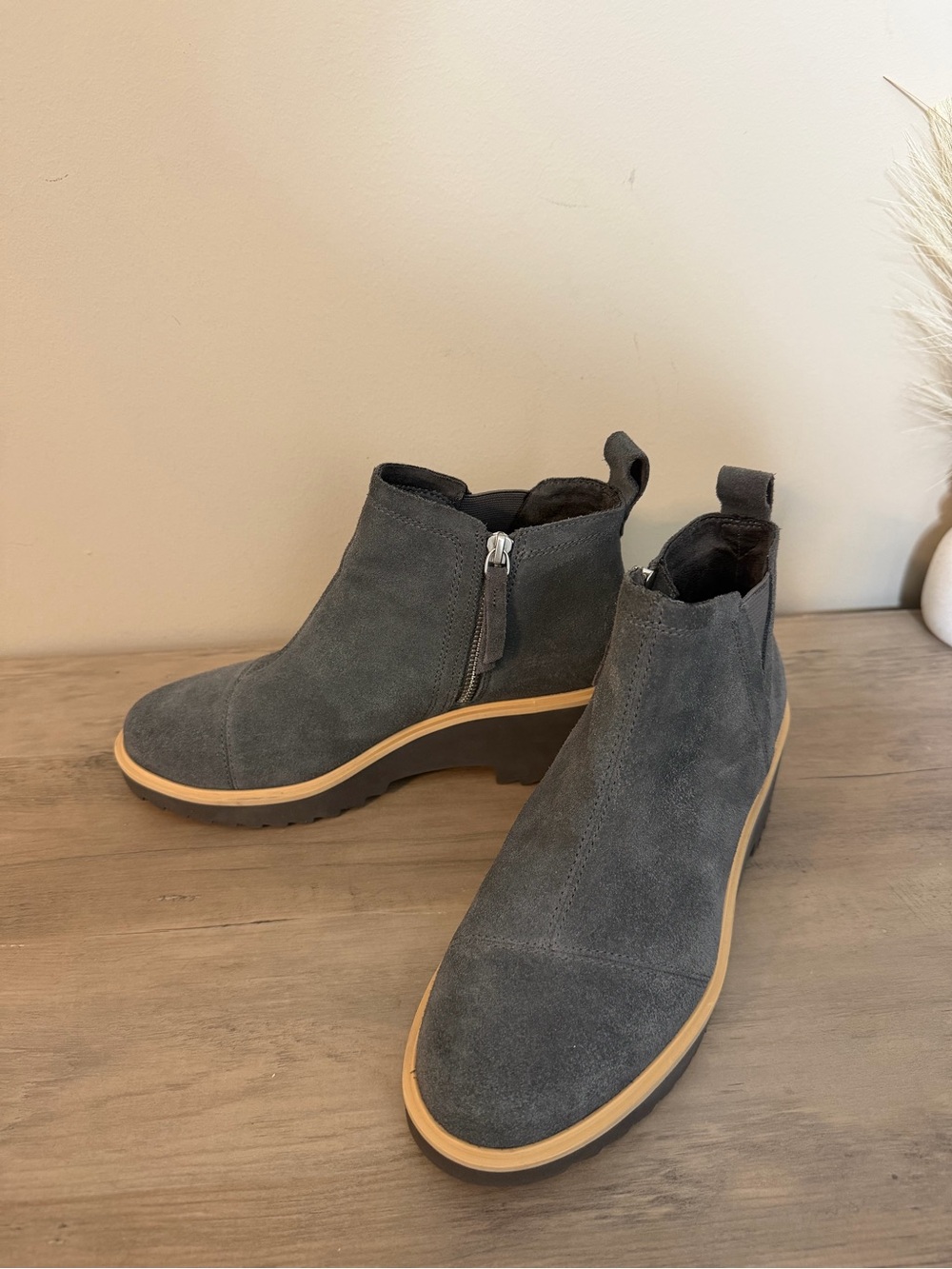 TOMS Maude Wedge Bootie Ankle Boot Gray Forged Iron Size 8 - Picture 5 of 8